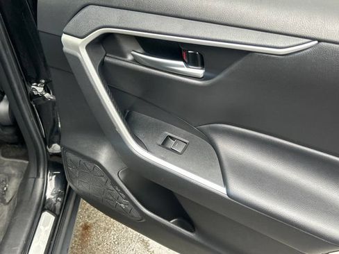 Used 2023 Toyota RAV4 AWD Hybrid image 38
