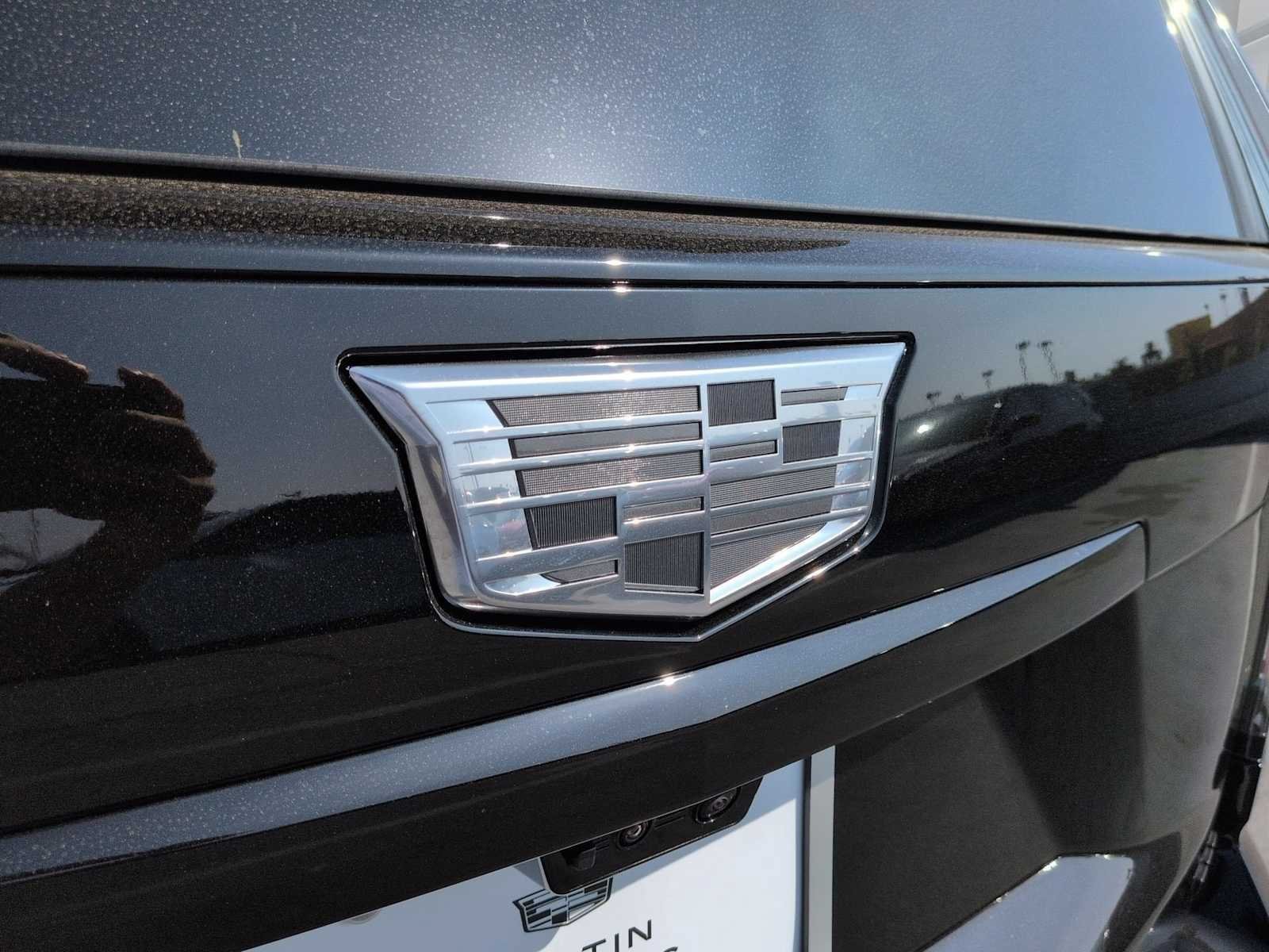 New 2026 Cadillac Escalade Sport w/ LPO, ONYX Package AWD/4WD image 8