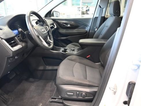 Used 2022 GMC Terrain SLE w/ Driver Convenience Package FWD image 9