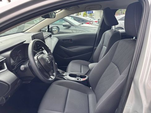 Used 2025 Toyota Corolla LE FWD image 24