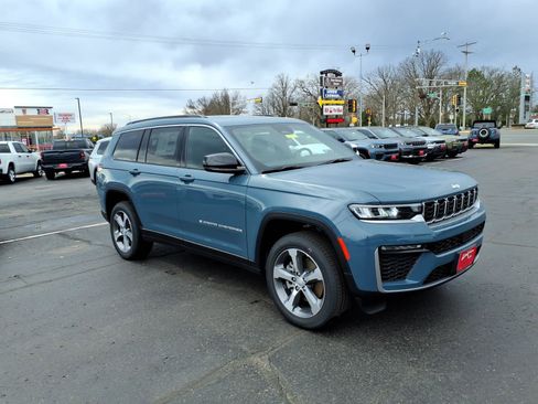 New 2026 Jeep Grand Cherokee L Limited AWD/4WD image 5