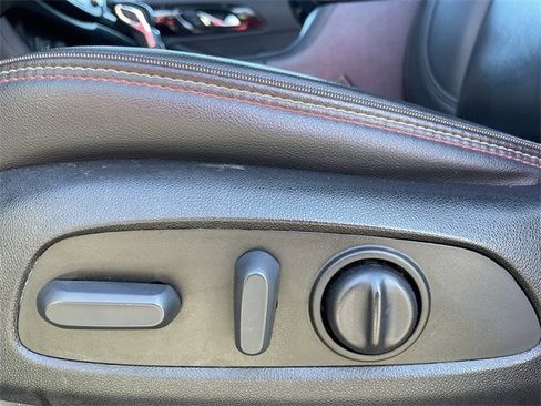 Used 2023 Chevrolet Traverse RS image 27