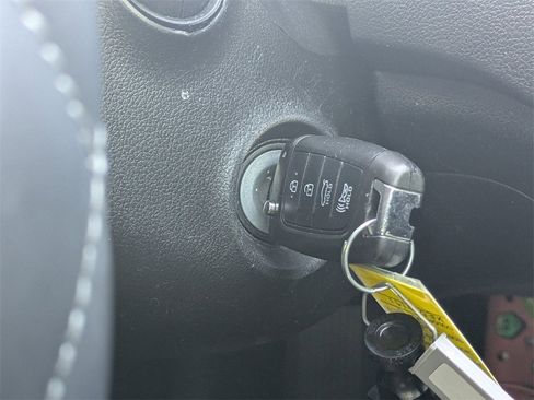 Used 2019 Hyundai Accent SE image 30