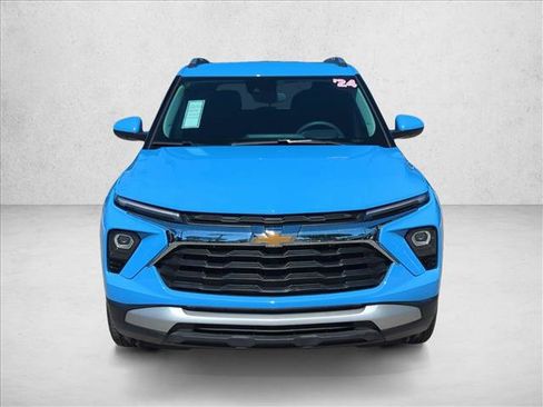 Used 2024 Chevrolet TrailBlazer LT FWD image 2