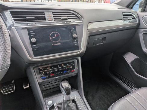 Used 2024 Volkswagen Tiguan SE R-Line image 22