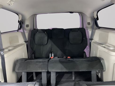 Used 2016 Dodge Grand Caravan American Value Package w/ UConnect Hands-Free Group image 10