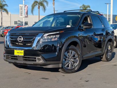New 2025 Nissan Pathfinder SV