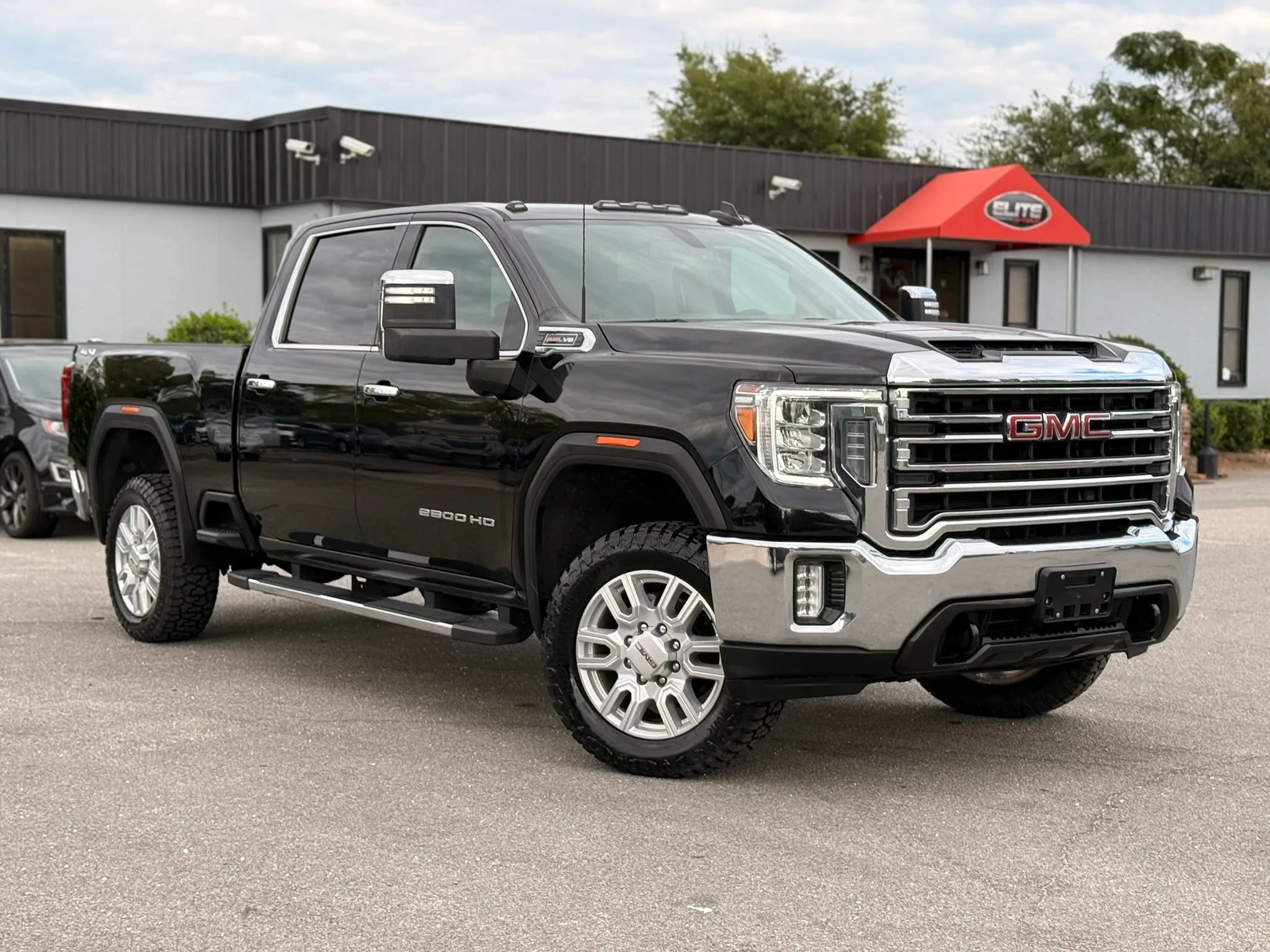 Used 2022 GMC Sierra 2500 SLT w/ SLT Convenience Package AWD/4WD image 3