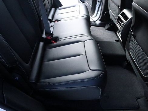 New 2025 Jeep Grand Cherokee Limited image 15