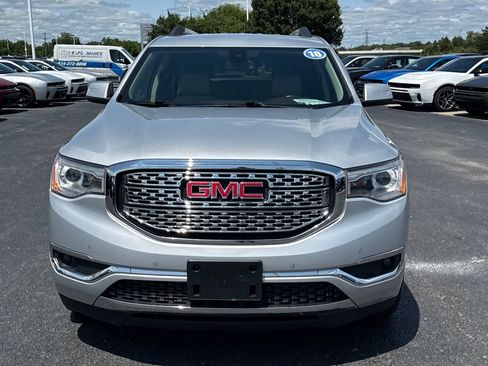 Used 2018 GMC Acadia Denali w/ LPO, Cargo Package FWD image 8