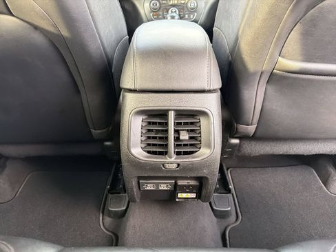 Used 2023 Jeep Cherokee Altitude Lux AWD/4WD image 21
