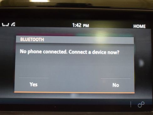 Used 2018 Jaguar F-PACE Premium image 26