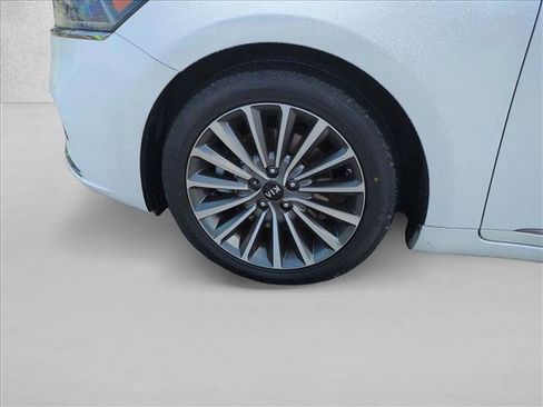 Used 2019 Kia Cadenza Premium w/ Paint Protection Package FWD image 24