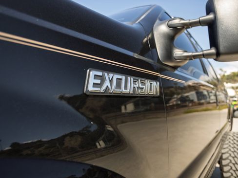 Used 2005 Ford Excursion Eddie Bauer image 19