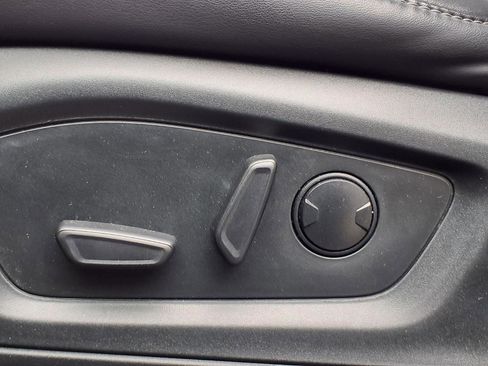 Used 2023 Ford Explorer XLT w/ Equipment Group 202A image 5