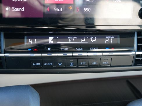 Used 2021 Toyota Sienna LE image 23