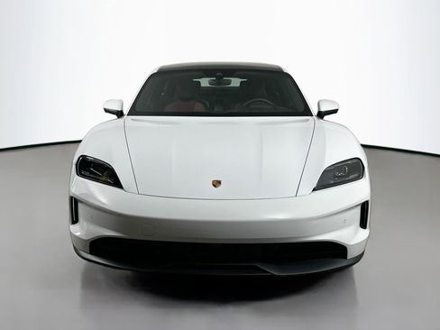 Certified 2025 Porsche Taycan image 10