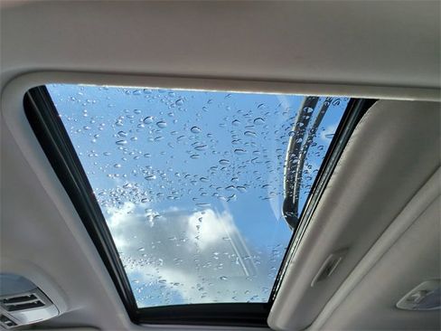 Used 2019 Subaru Crosstrek 2.0i Limited w/ Moonroof Package w/Navigation image 20