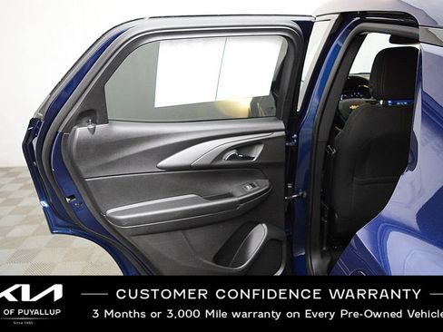 Used 2023 Chevrolet TrailBlazer LT w/ Convenience Package FWD image 11