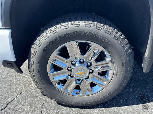 New 2026 Chevrolet Silverado 2500 High Country w/ High Country Premium Package AWD/4WD image 12