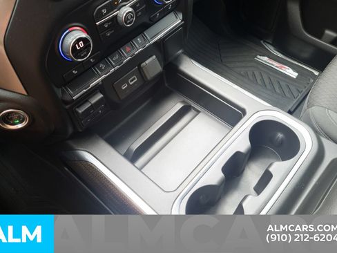 Used 2021 Chevrolet Silverado 1500 LT Trail Boss w/ Bed Protection Package AWD/4WD image 9