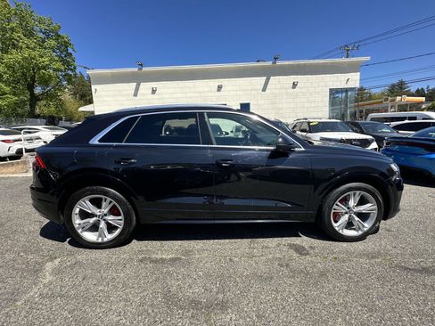 Used 2019 Audi Q8 Premium Plus w/ Premium Plus image 2