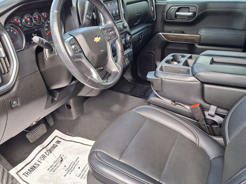 Used 2021 Chevrolet Silverado 1500 LT w/ Bed Protection Package image 9