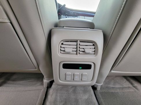 Used 2004 Cadillac De Ville DHS w/ Equipment Group image 36