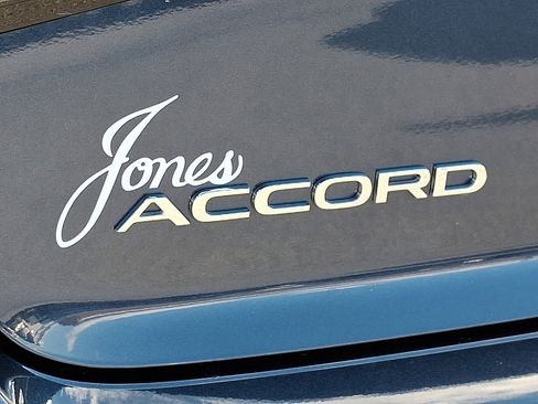 Certified 2025 Honda Accord SE image 29