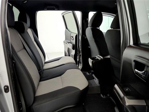 Used 2022 Toyota Tacoma TRD Off-Road image 17