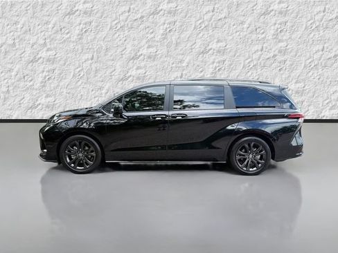 Used 2026 Toyota Sienna XSE FWD image 6