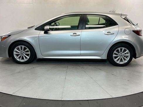 Used 2023 Toyota Corolla SE FWD image 2