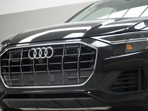 Used 2022 Audi Q8 Premium Plus w/ Premium Plus Package image 2