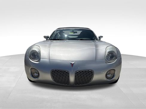 Used 2007 Pontiac Solstice Convertible w/ Premium Package RWD image 2