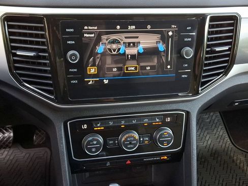 Certified 2023 Volkswagen Atlas Cross Sport SE w/ Panoramic Sunroof Package AWD/4WD image 16