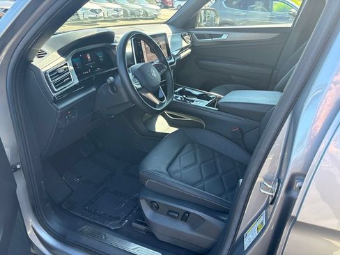 Used 2024 Volkswagen Atlas Cross Sport SE AWD/4WD image 13
