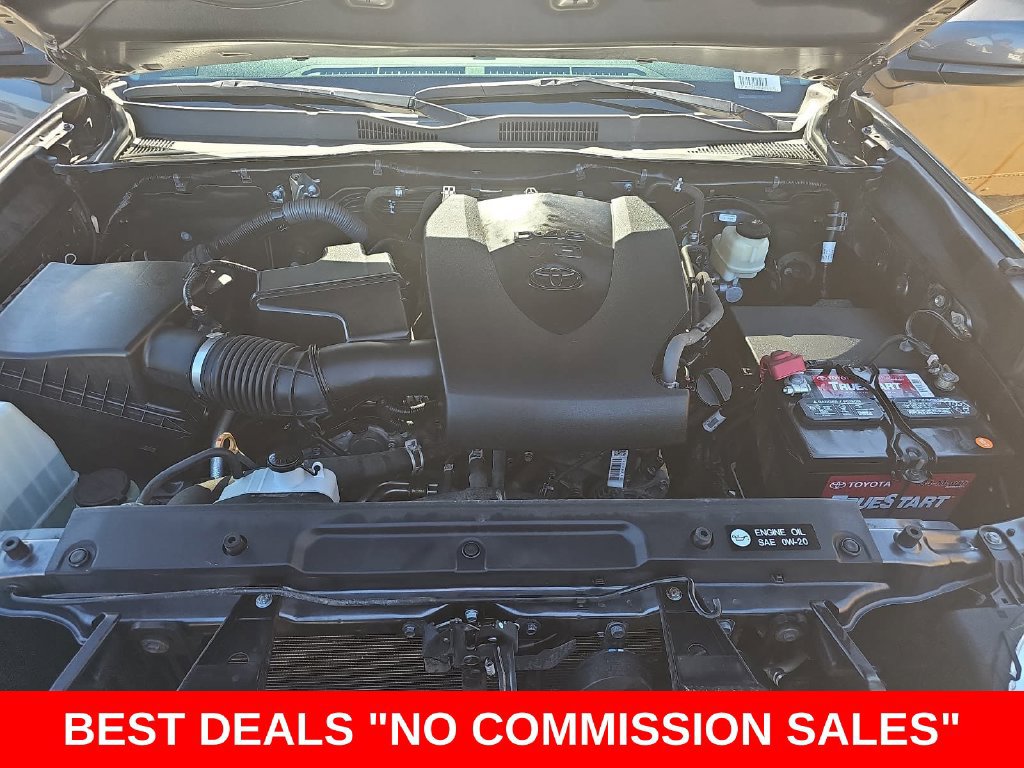 Used 2017 Toyota Tacoma SR5 w/ Tow Package RWD image 30