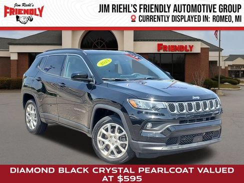Used 2024 Jeep Compass Latitude AWD/4WD image 1
