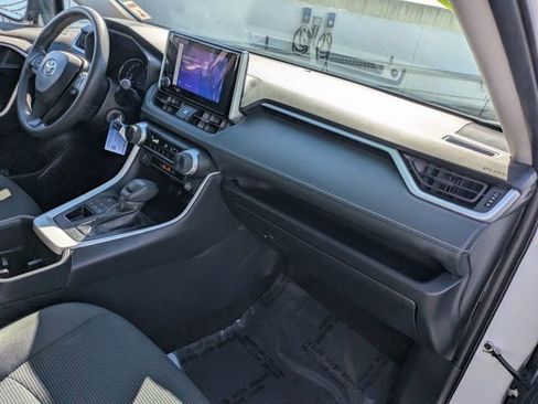 Used 2024 Toyota RAV4 LE image 6
