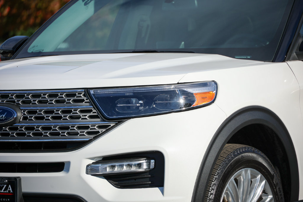 Certified 2023 Ford Explorer Limited w/ Limited Technology Package AWD/4WD image 18