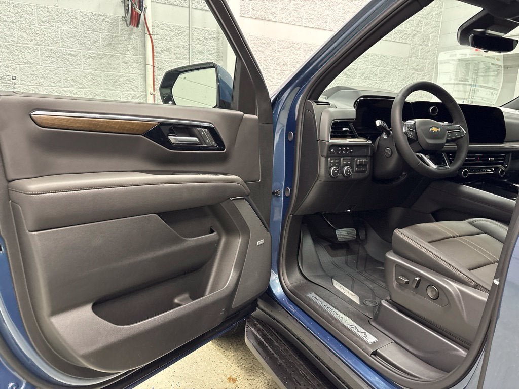 New 2027 Chevrolet Tahoe High Country w/ Sun And Tow Package AWD/4WD image 13