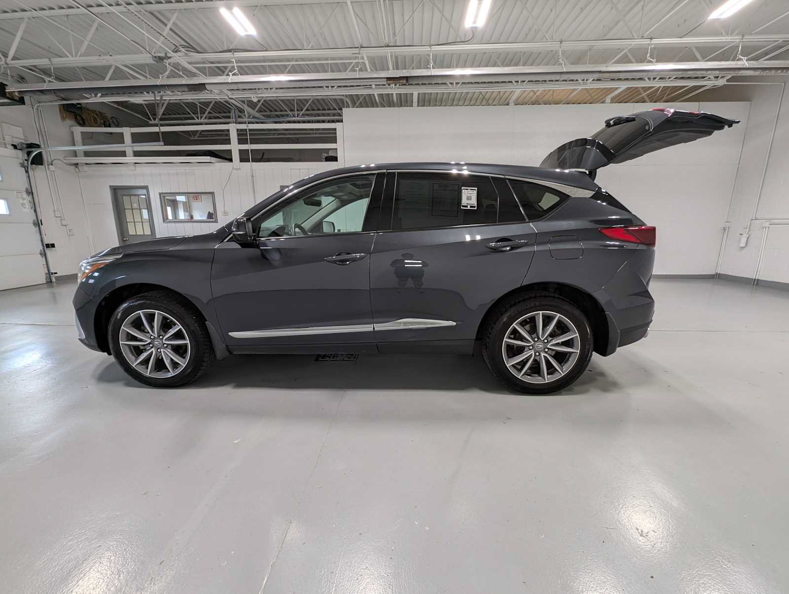 Used 2019 Acura RDX w/ Technology Package AWD/4WD image 12