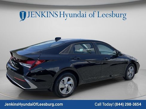 New 2026 Hyundai Elantra SE FWD image 5