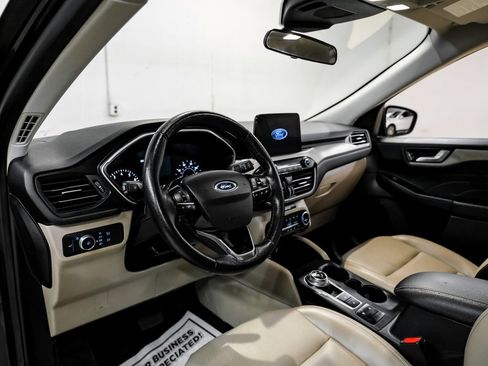 Used 2021 Ford Escape SEL image 3