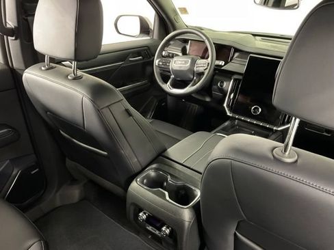 Used 2025 GMC Acadia Elevation w/ Elevation Premium Package AWD/4WD image 34