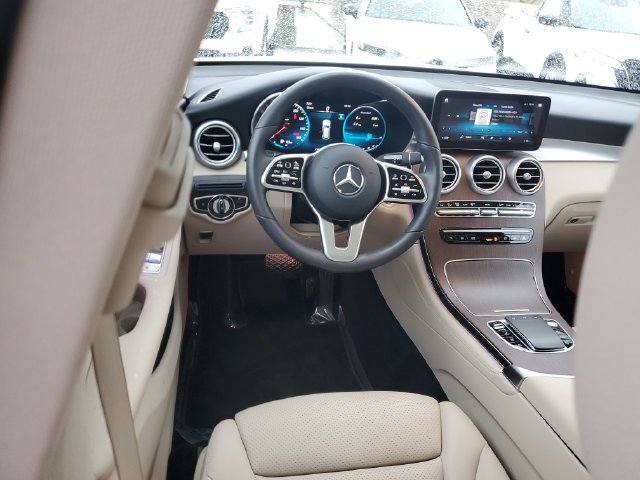 Used 2021 Mercedes-Benz GLC 300 4MATIC image 11