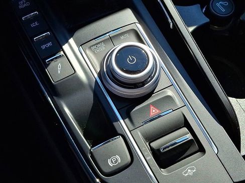 Used 2022 Maserati Levante Modena image 27