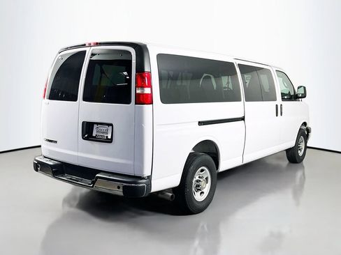Certified 2025 Chevrolet Express 3500 LT w/ LT Preferred Equipment Group RWD image 5