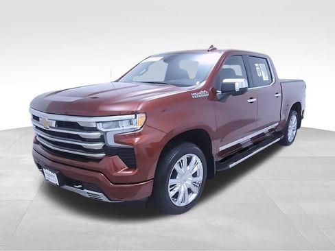 Used 2025 Chevrolet Silverado 1500 High Country w/ High Country Premium Package AWD/4WD image 5