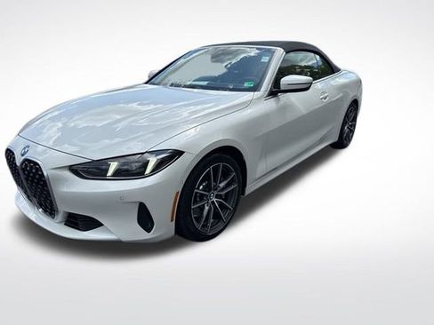 Used 2025 BMW 430i Convertible w/ Premium Package image 2